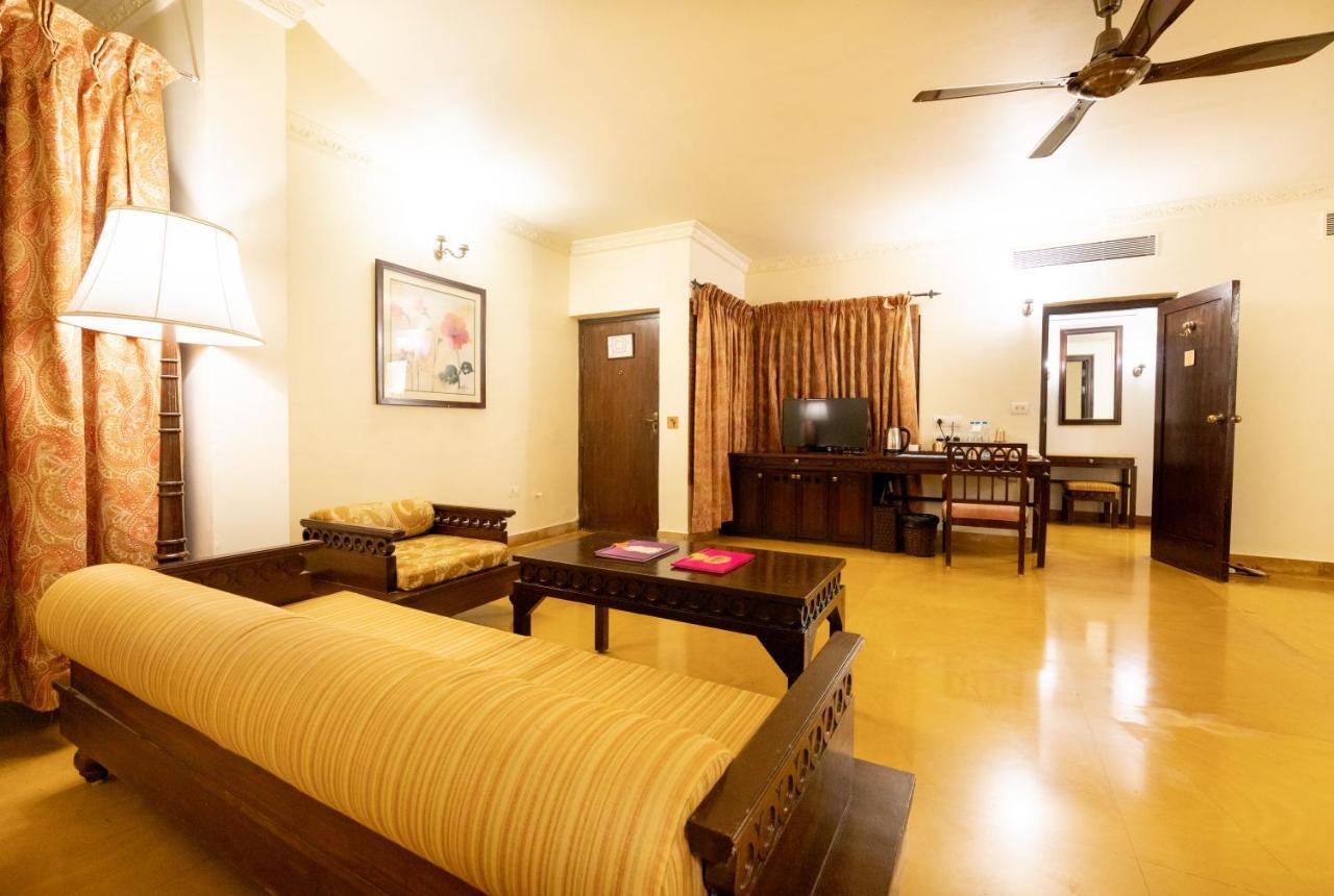 Fort Jadhavgadh -A Gadh Heritage Hotel Sasvad Exterior photo