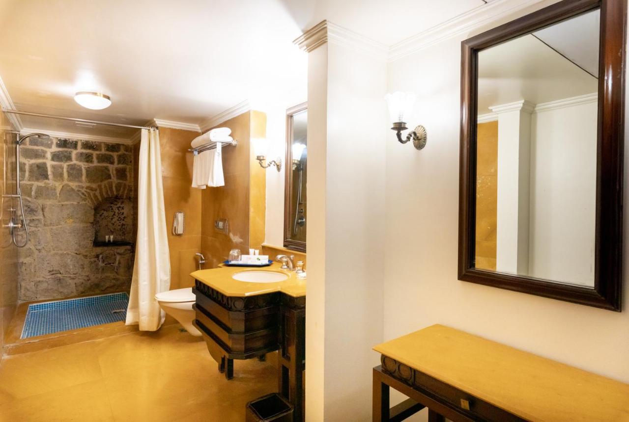 Fort Jadhavgadh -A Gadh Heritage Hotel Sasvad Exterior photo