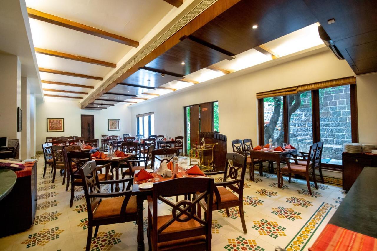 Fort Jadhavgadh -A Gadh Heritage Hotel Sasvad Exterior photo