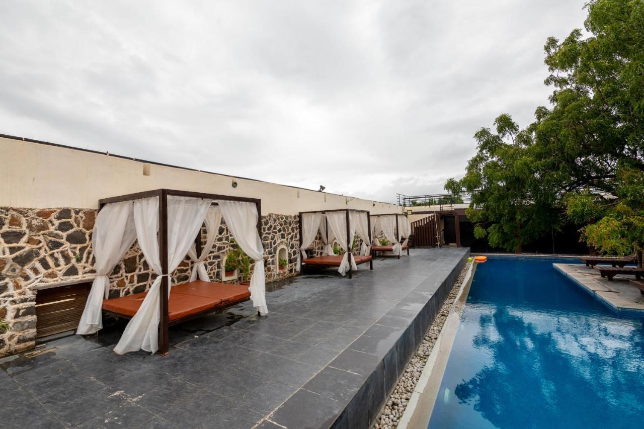 Fort Jadhavgadh -A Gadh Heritage Hotel Sasvad Exterior photo