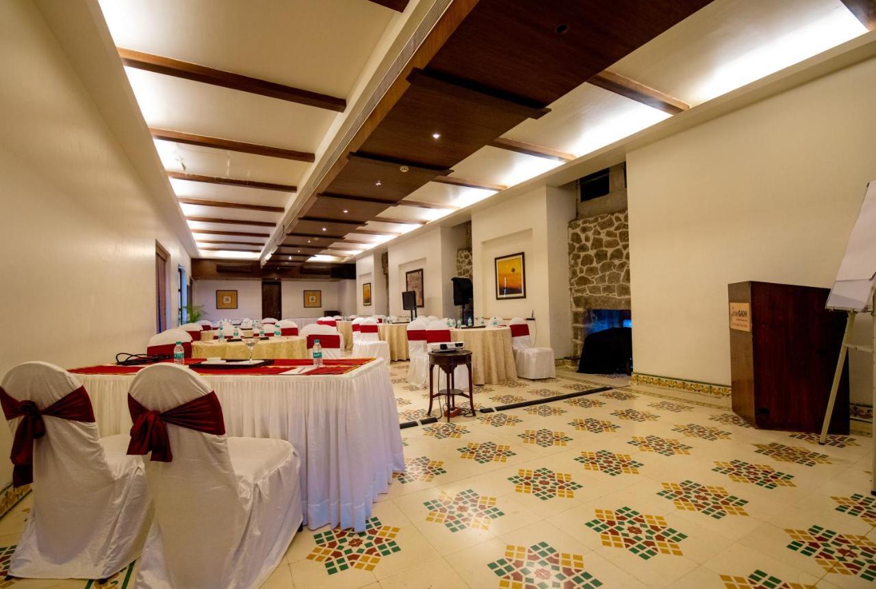 Fort Jadhavgadh -A Gadh Heritage Hotel Sasvad Exterior photo