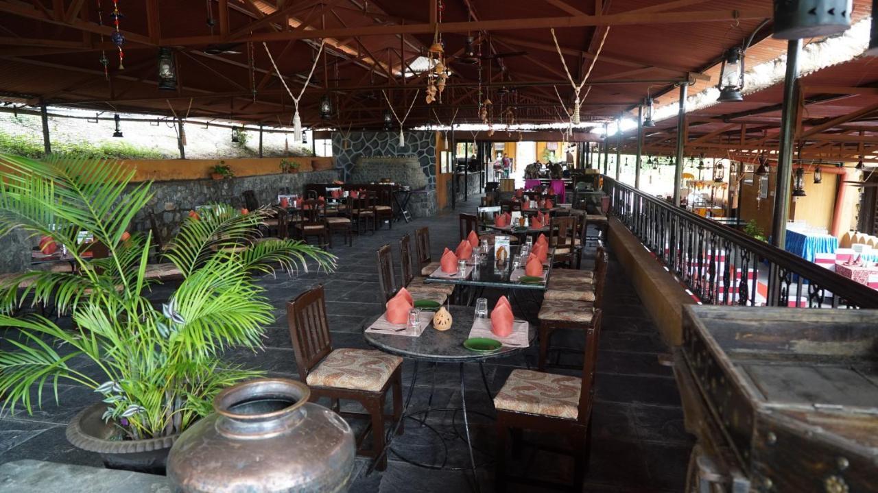 Fort Jadhavgadh -A Gadh Heritage Hotel Sasvad Exterior photo