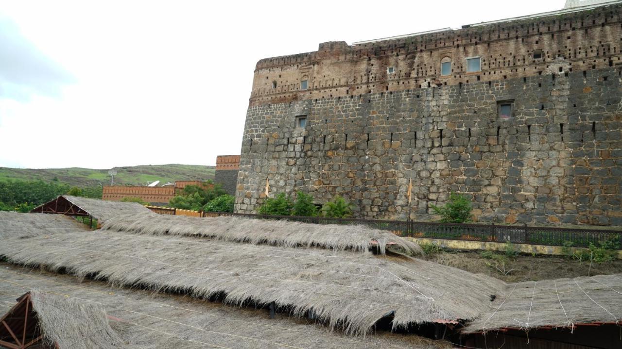 Fort Jadhavgadh -A Gadh Heritage Hotel Sasvad Exterior photo